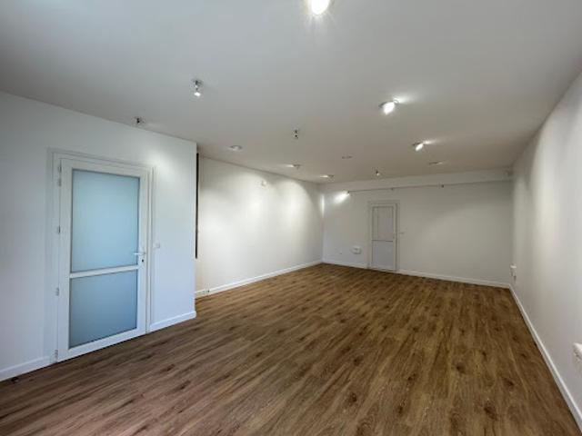 Local Commercial location à France métropolitaine, Saujon