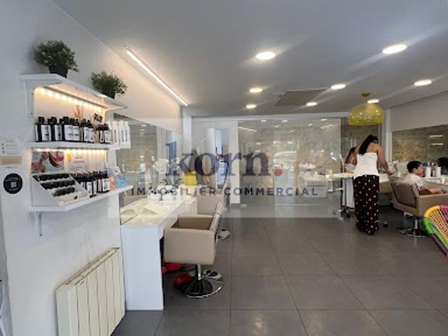Local Commercial location à Nanterre, Neuilly-sur-seine