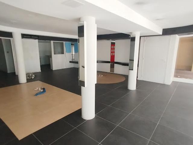 Local Commercial location à Saint-Nazaire, La Baule-escoublac