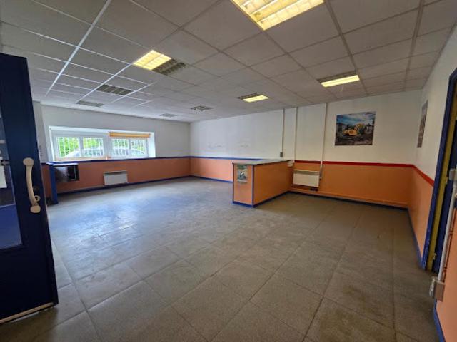 Local Commercial location à Château-Thierry, Brasles
