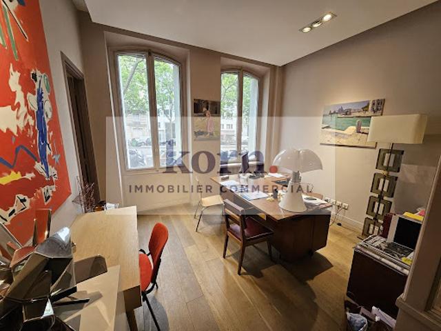 Local Commercial location à Paris, Île-de-France
