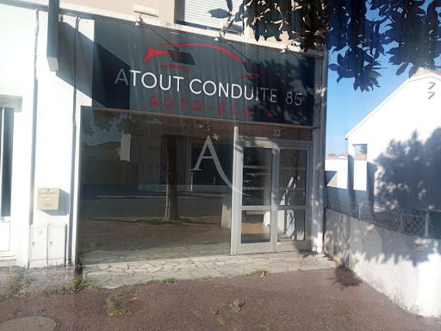 Local Commercial location à Les Sables-d'Olonne, Challans