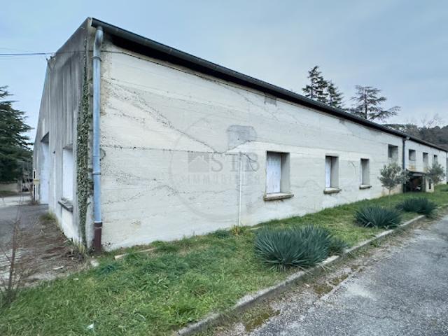 Local Commercial location à Privas, Baix