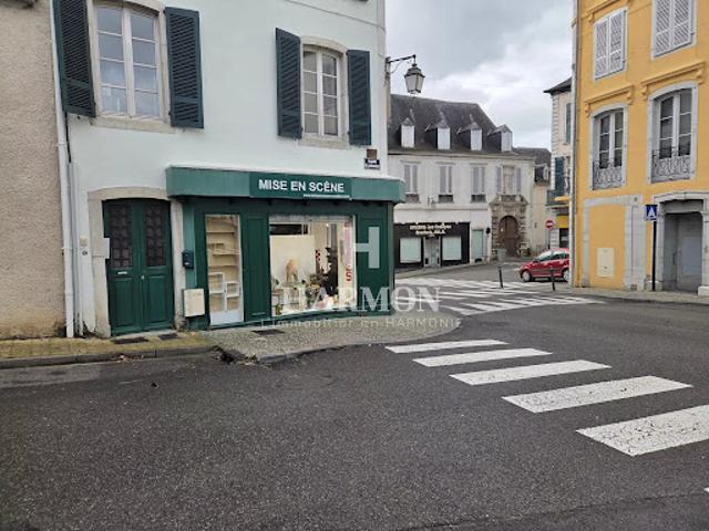 Local Commercial location à Oloron-Sainte-Marie, Oloron-sainte-marie