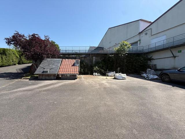 Local Commercial location à Laon