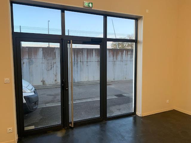 Local Commercial location à Bourg-en-Bresse, Malafretaz