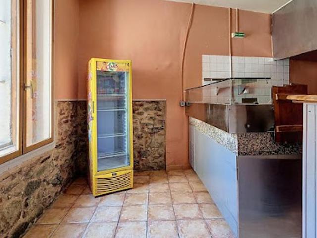 Local Commercial location à Prades