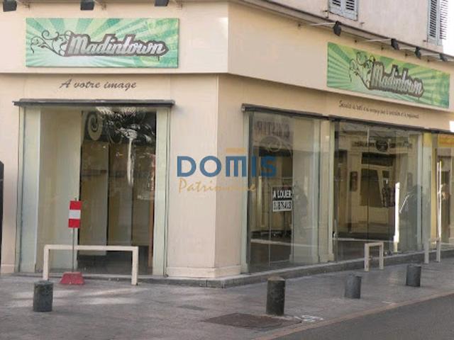 Local Commercial location à Nîmes
