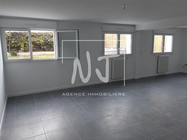 Local Commercial location à Angers, Saint-barthélemy-d'anjou