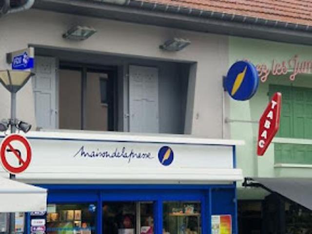 Local Commercial location à Saint-Julien-en-Genevois, Cruseilles
