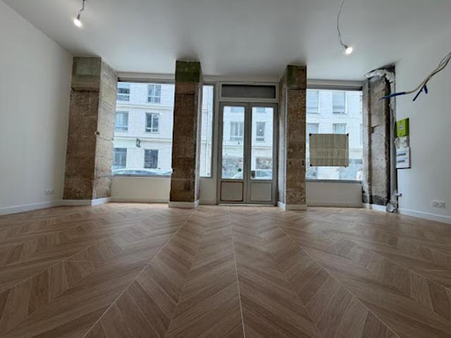 Local Commercial location à Paris, Île-de-France