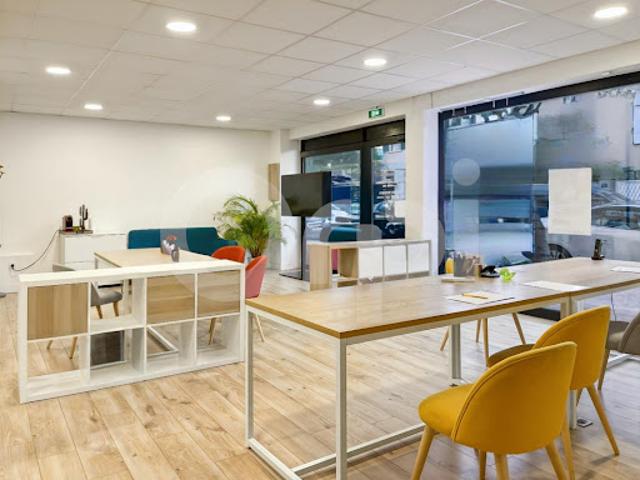 Local Commercial location à Arrondissement de Toulon, Hyères
