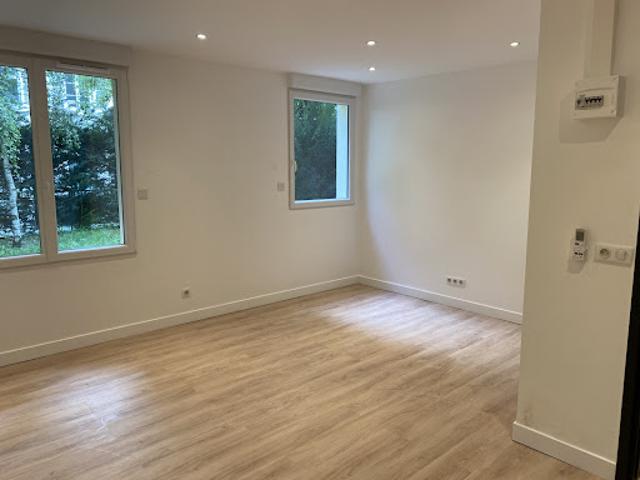 Local Commercial location à Senlis, Chantilly