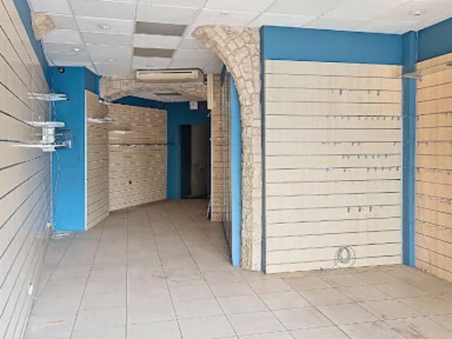 Local Commercial location à Nîmes