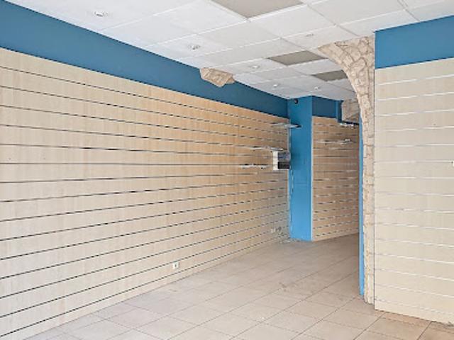 Local Commercial location à Nîmes