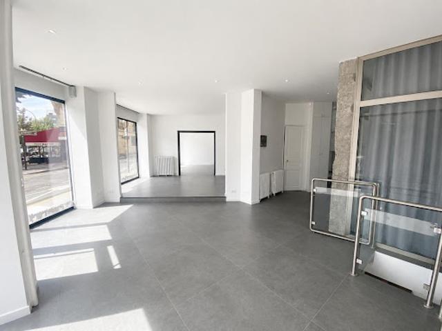 Local Commercial location à Paris, Île-de-France