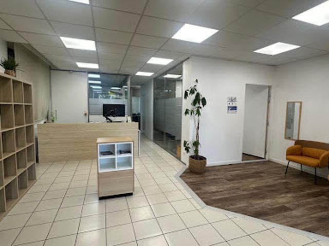 Local Commercial location à Rouen, Mont-saint-aignan