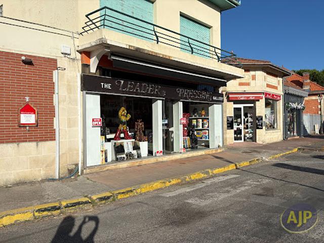 Local Commercial location à Lesparre-Médoc, Soulac-sur-mer