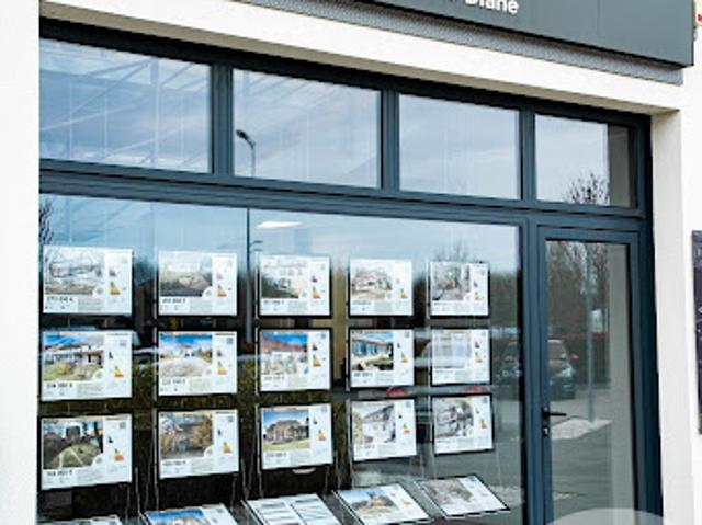 Local Commercial location à Dreux, Anet