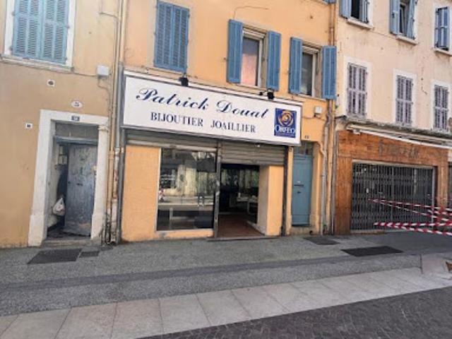 Local Commercial location à Arrondissement de Toulon, La Seyne-sur-mer