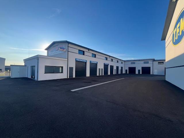 Local Commercial location à Vienne, Marcilloles