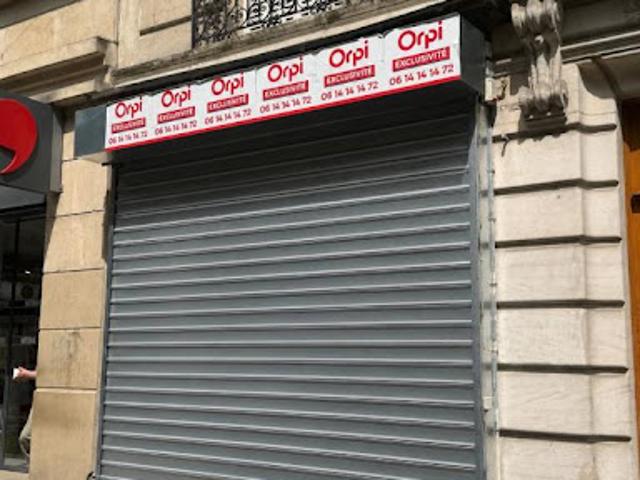 Local Commercial location à Paris, Île-de-France