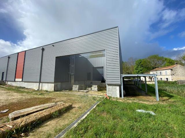 Local Commercial location à Rochefort, Quéreux du Boinot