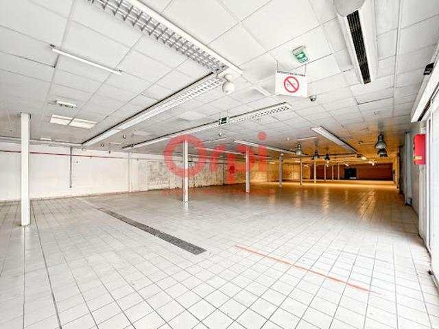 Local Commercial location à Arrondissement de Draguignan, Roquebrune-sur-argens