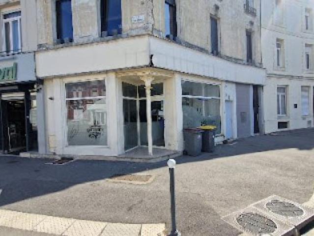 Local Commercial location à Saint-Quentin, Saint-quentin