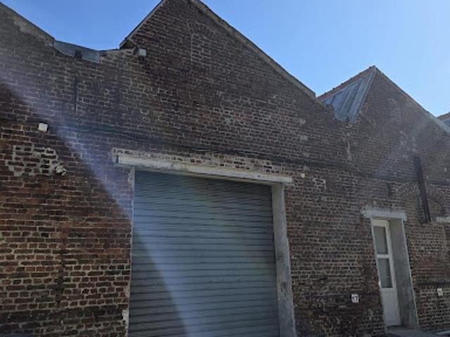 Local Commercial location à Saint-Quentin, Saint-quentin