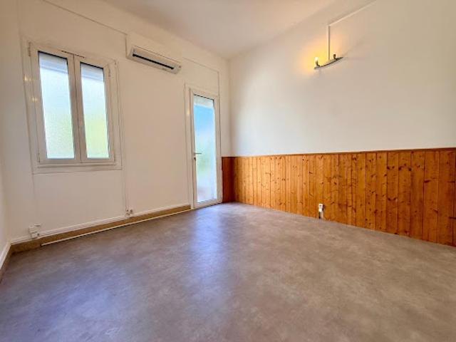 Local Commercial location à Arrondissement de Toulon, Six-fours-les-plages