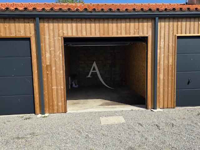 Garage location à Les Sables-d'Olonne, Château-d'olonne