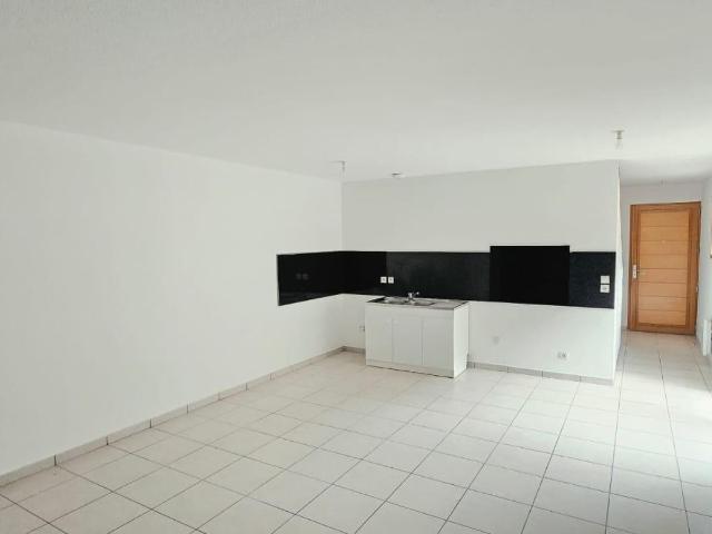 Maison location à Les Pierres, Vif