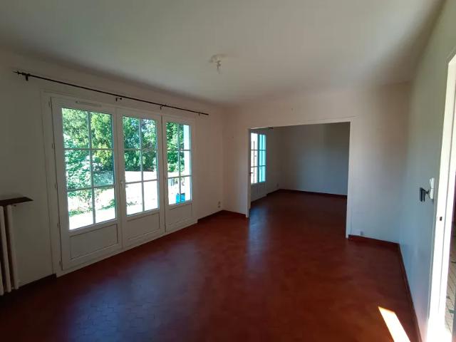 Maison location à Villeneuve, Villaines-la-Carelle