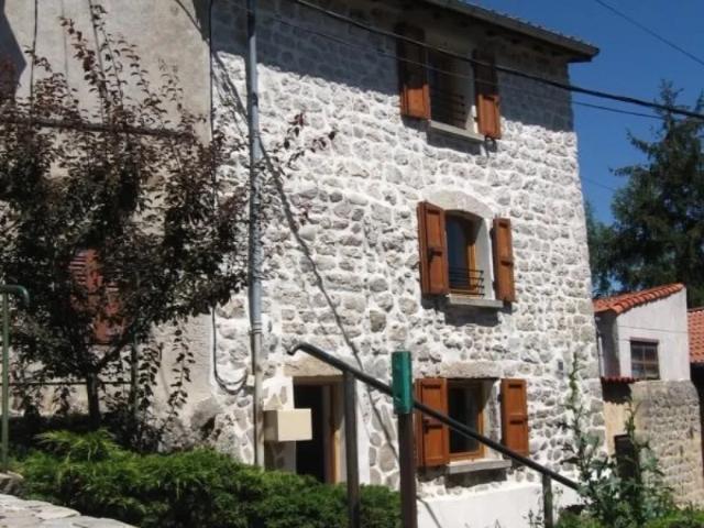 Maison location à France métropolitaine, Saint-bonnet-le-château
