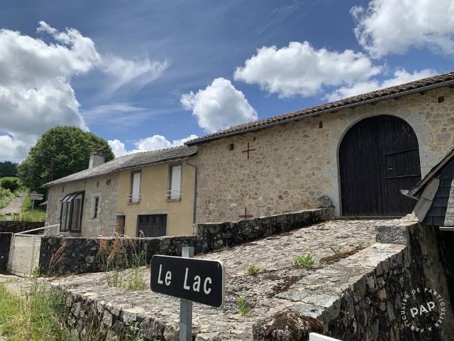 Maison location à Place de l'Hôtel de Ville, Vic-sur-Cère