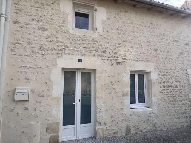 Maison location à Saint-Jean-d'Angély, Saint-julien-de-l'escap