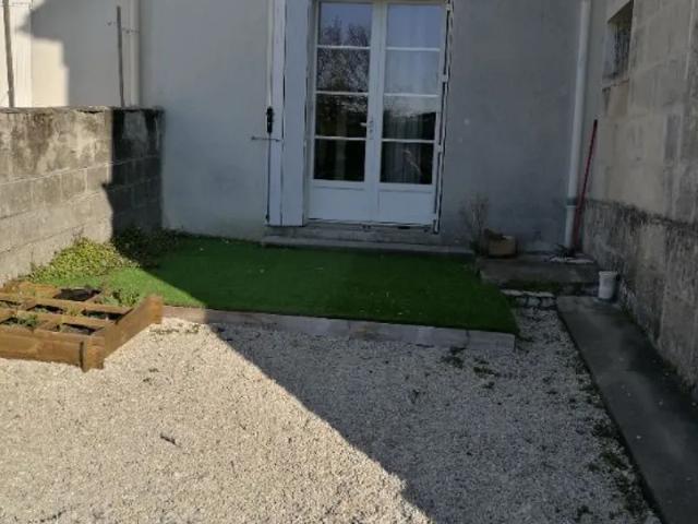 Maison location à Saintes, Saint-georges-des-coteaux