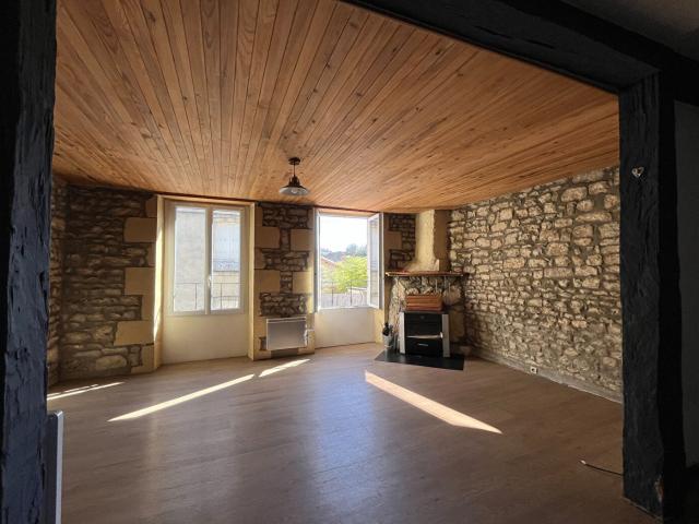 Maison location à Montmorillon, Civray
