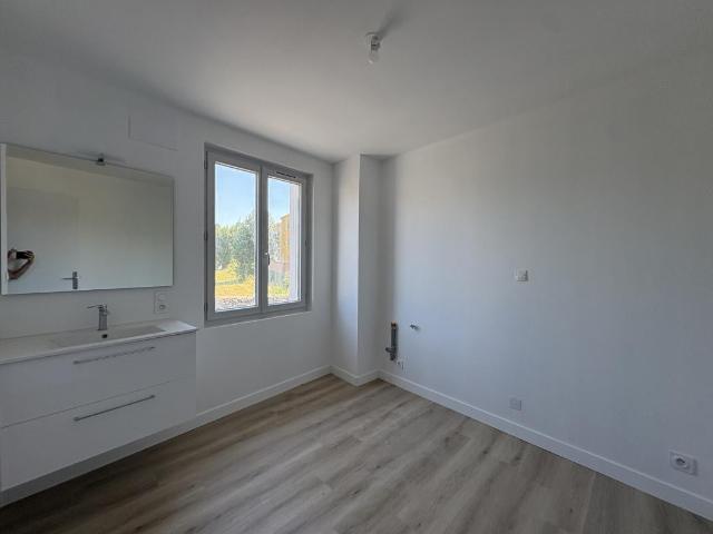 Maison location à Eycenac, Saint-Christophe-sur-Dolaizon