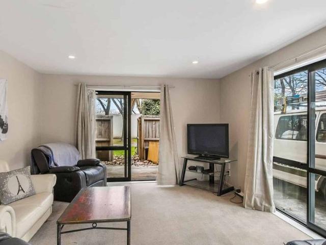 House for rent in Chaslands, Canterbury