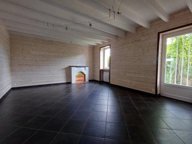 Maison location à Montmorillon, Lhommaizé