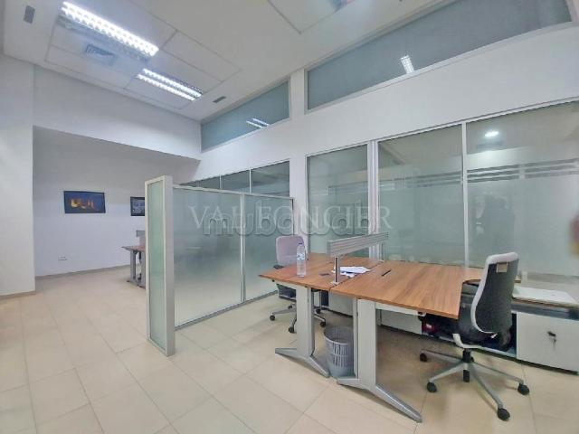Local commercial location à Anfa, Gharb-Chrarda-Beni Hssen