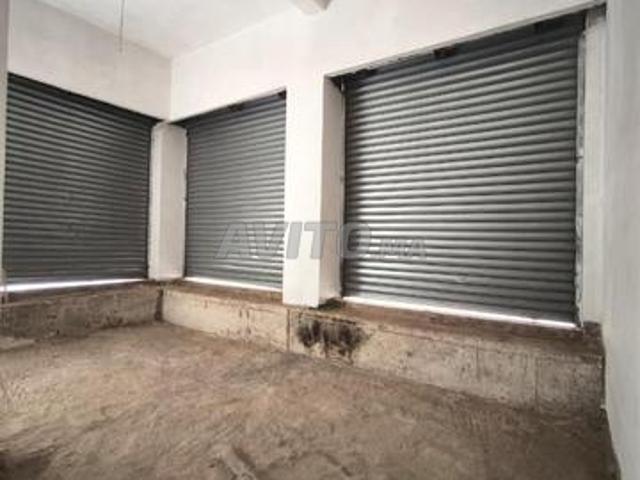 Local commercial location à Rbat