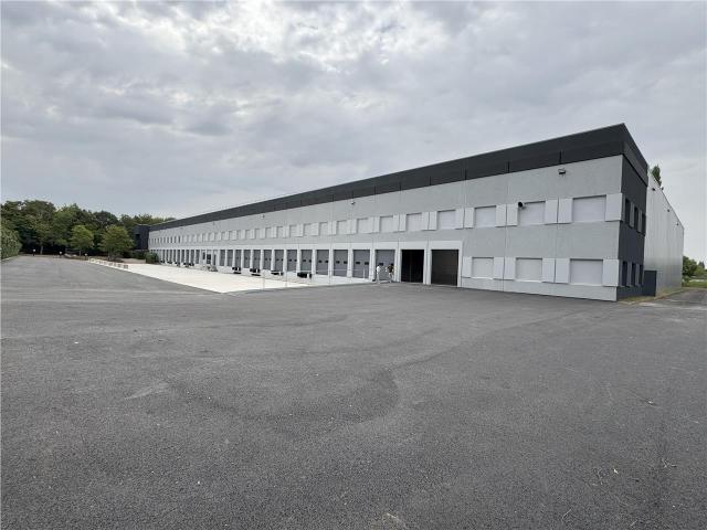 Local Commercial location à Évry, Lisses