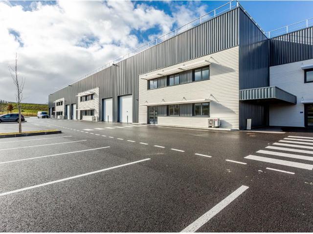 Local Commercial location à Bordeaux, Ambarès-et-lagrave