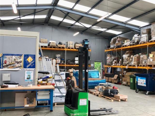 Local Commercial location à Amiens, Poulainville