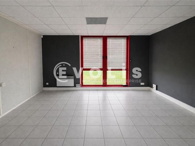 Local Commercial location à Amiens, Poulainville
