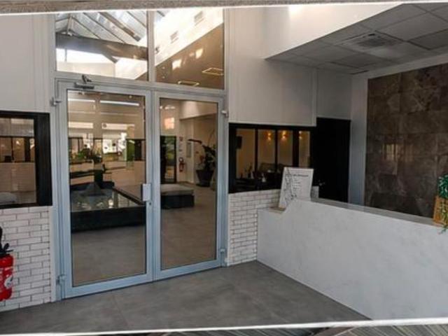 Local Commercial location à Saint-Étienne, Andrézieux-bouthéon