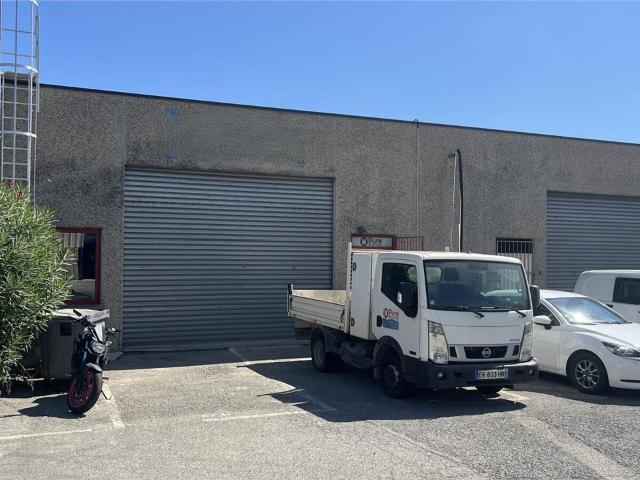 Local Commercial location à Les Trois Moulins, Antibes